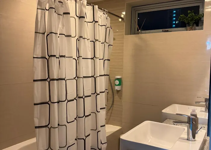 Glamorous 3br In Uptown Bgc W/bathtub * Manila