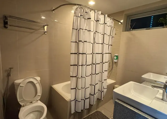 Glamorous 3br In Uptown Bgc W/bathtub Apartamento