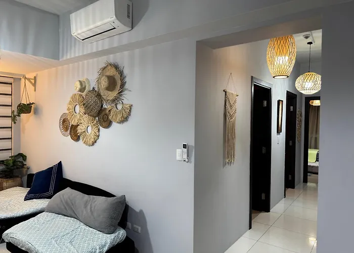 Glamorous 3br In Uptown Bgc W/bathtub Apartamento Manila