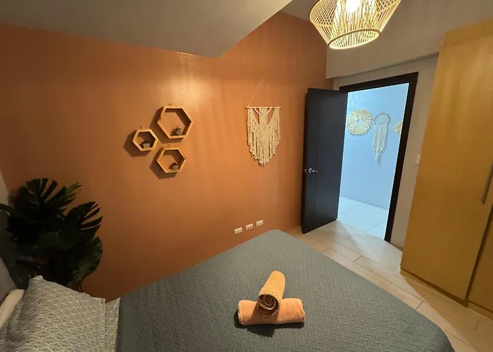 Glamorous 3br In Uptown Bgc W/bathtub
